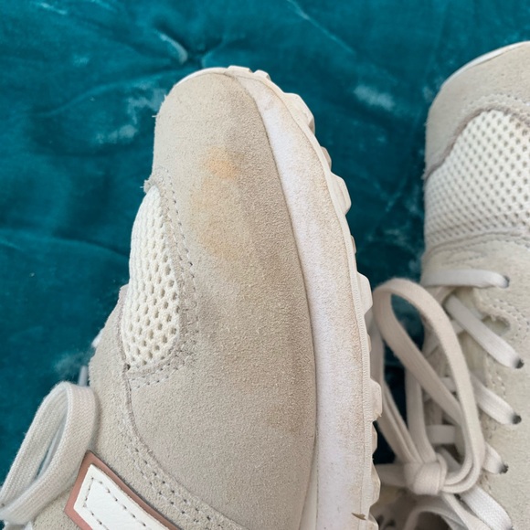 New Balance Shoes - Picture 4 of 5